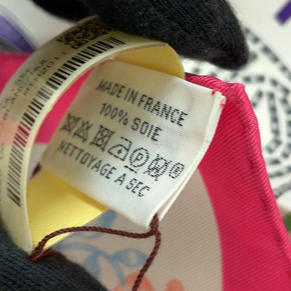 Pre-Loved Hermes En Attendant Ulysse Gavroche Silk Scarf - Picture 3 of 4